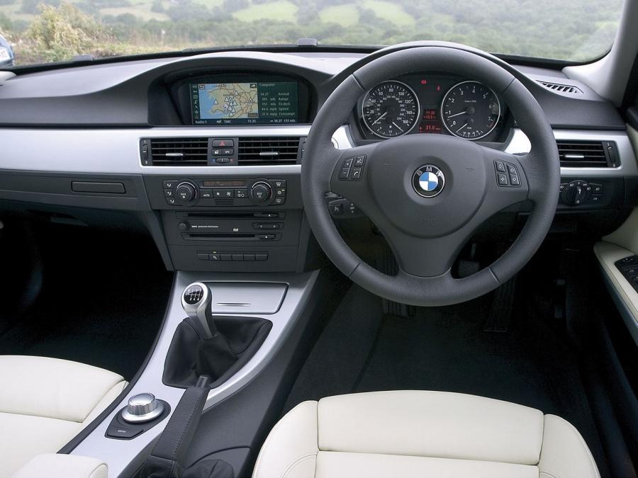  BMW 325i Touring 2006 года  (UK) (фото 2 из 10)